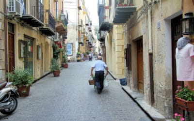 Cefalú Gasse des historischen Zentrum (3)