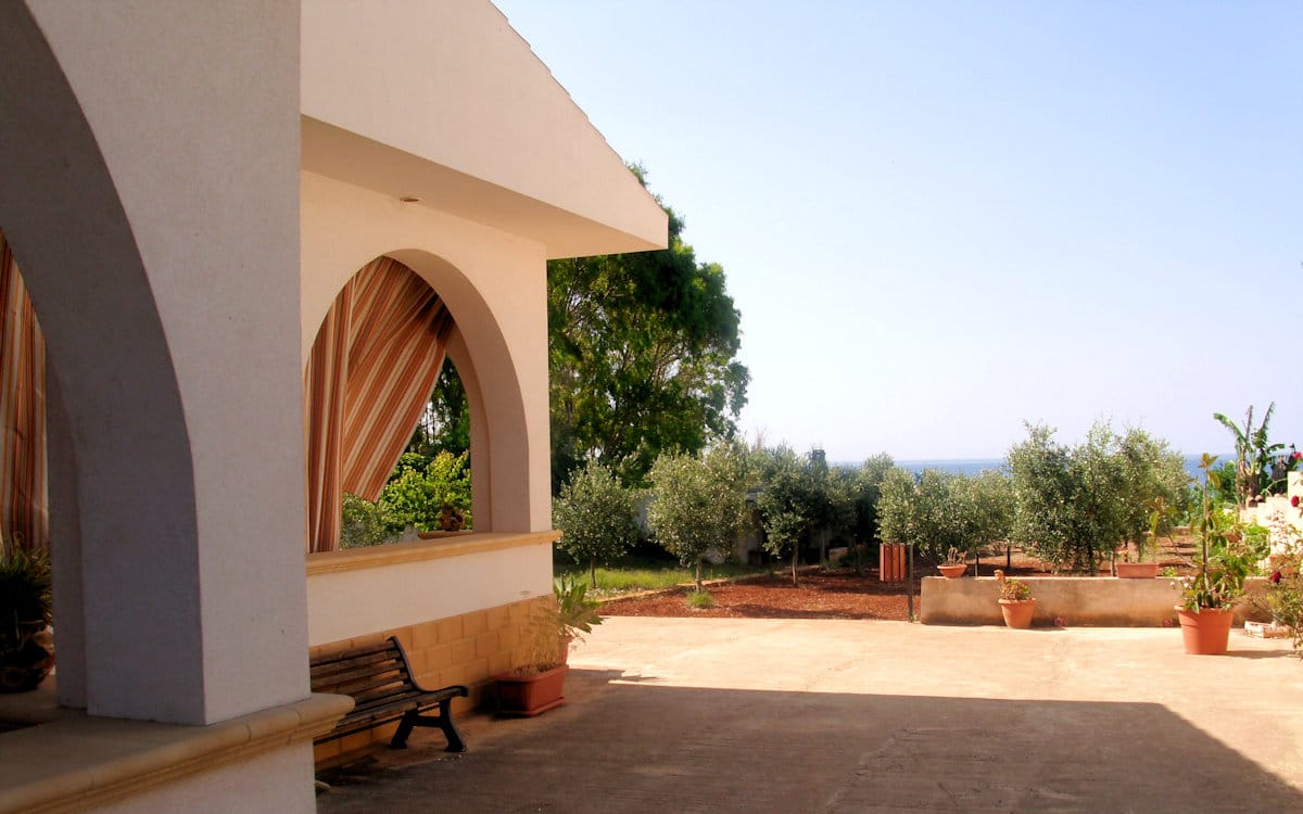 Ferienhaus Selinunte Blick vom Eingang (2) Ferienhaus Selinunte Blick vom Eingang (2)